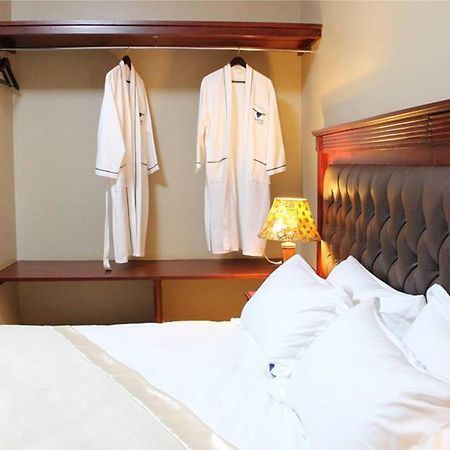 Sapphire Hotel Entebbe Kigo Kajansi Eksteriør bilde