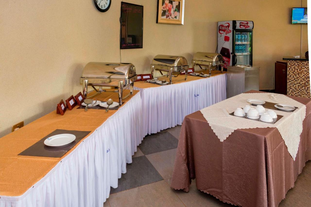 Sapphire Hotel Entebbe Kigo Kajansi Eksteriør bilde