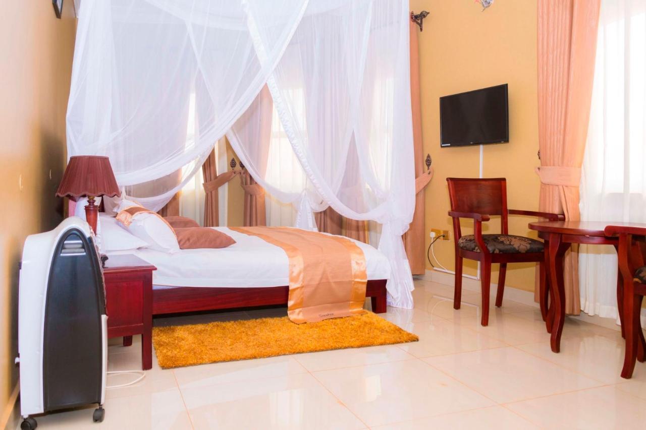 Sapphire Hotel Entebbe Kigo Kajansi Eksteriør bilde