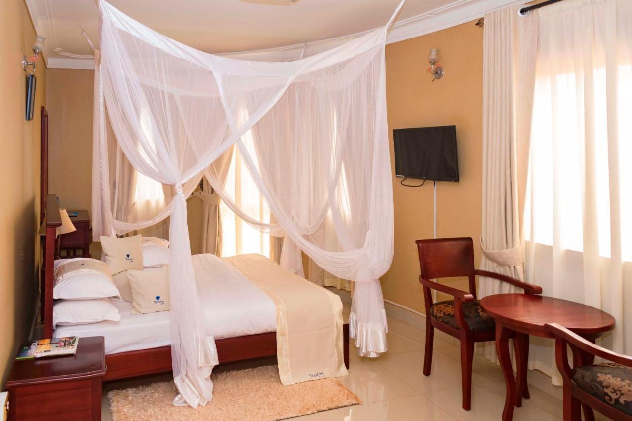 Sapphire Hotel Entebbe Kigo Kajansi Eksteriør bilde