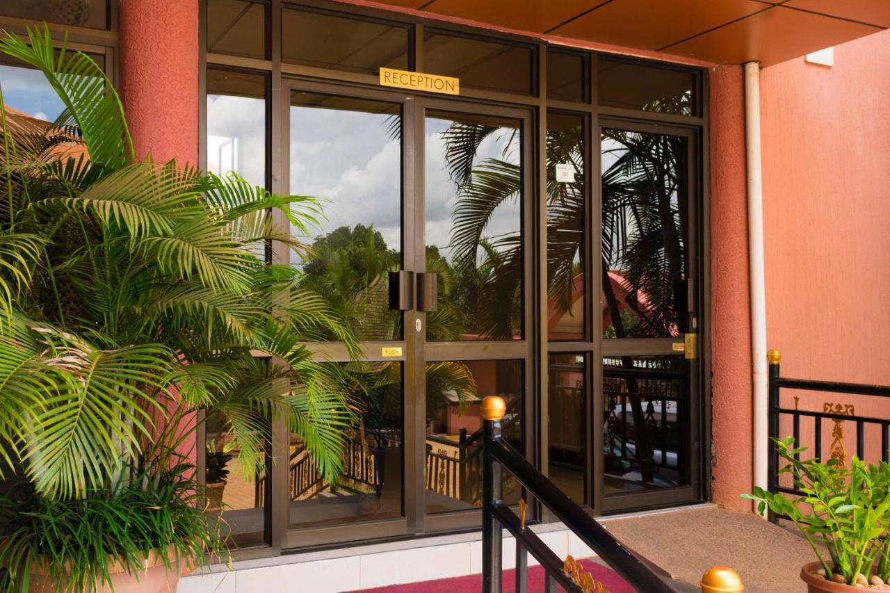 Sapphire Hotel Entebbe Kigo Kajansi Eksteriør bilde