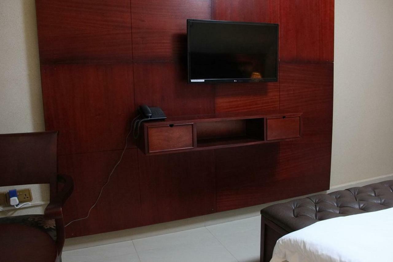 Sapphire Hotel Entebbe Kigo Kajansi Eksteriør bilde