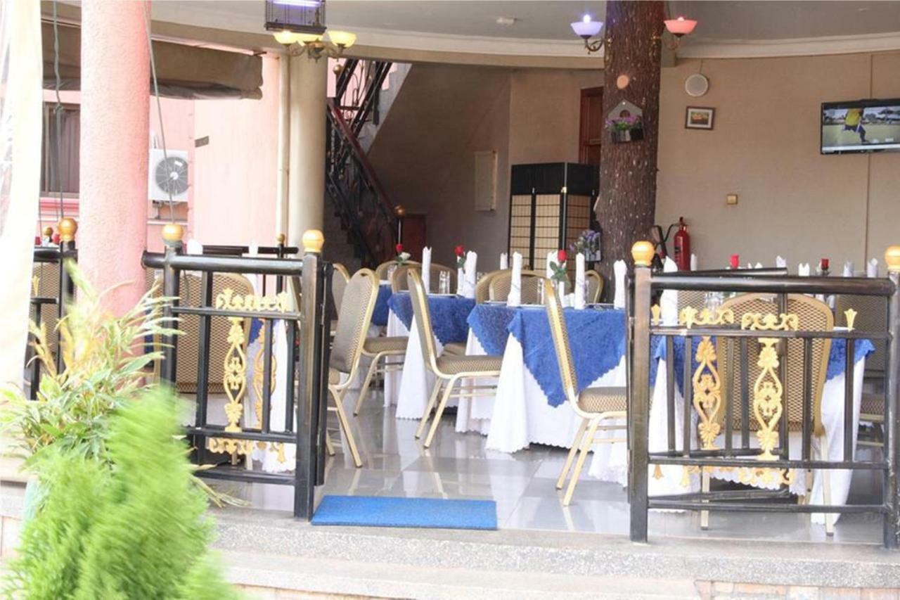 Sapphire Hotel Entebbe Kigo Kajansi Eksteriør bilde