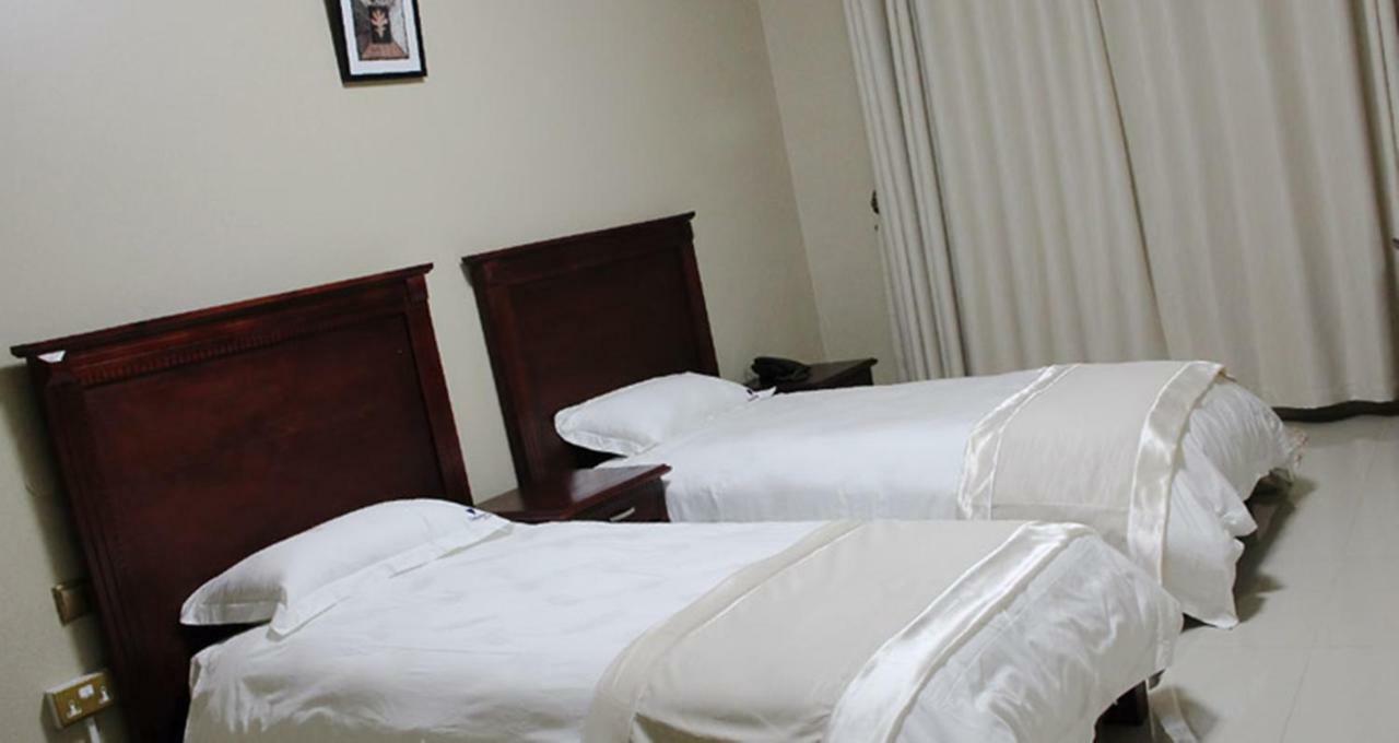 Sapphire Hotel Entebbe Kigo Kajansi Eksteriør bilde