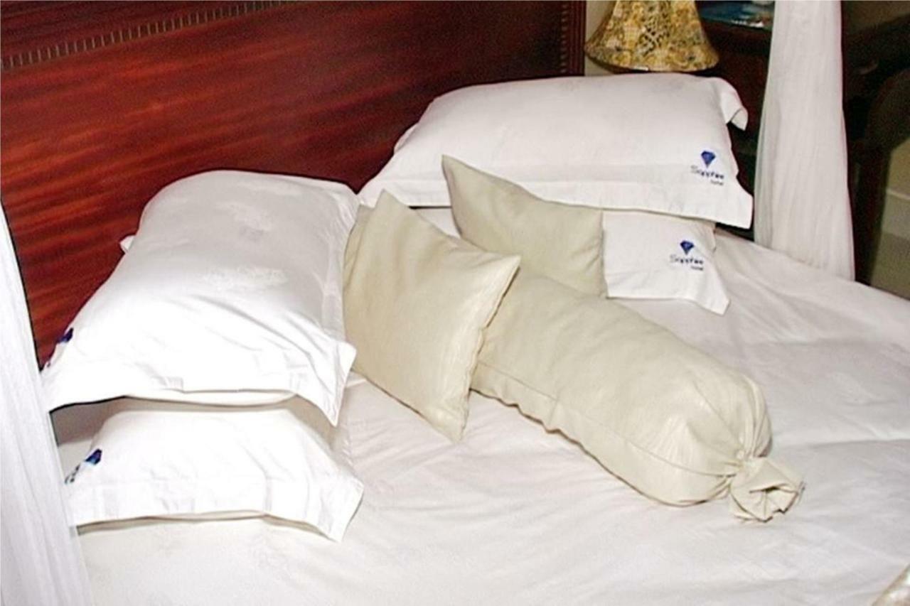 Sapphire Hotel Entebbe Kigo Kajansi Eksteriør bilde