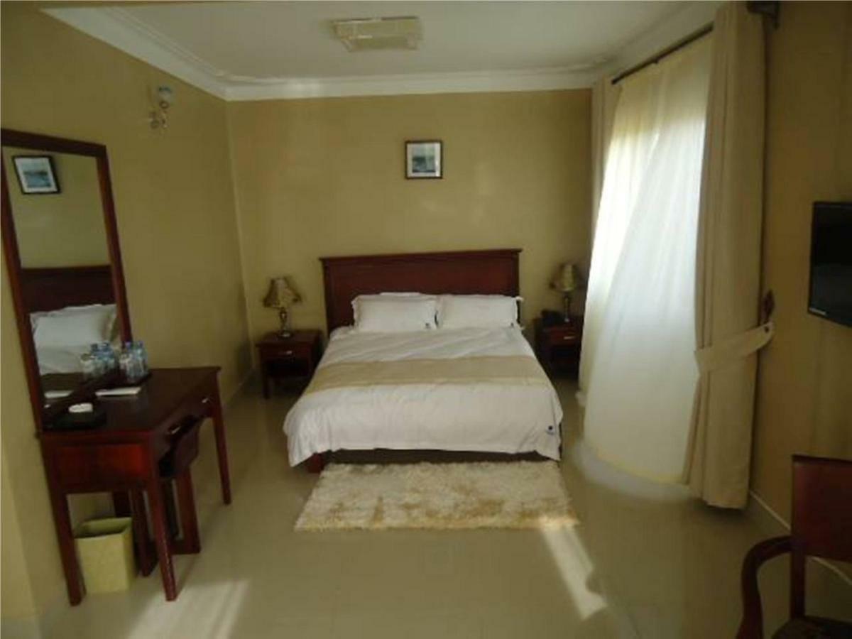 Sapphire Hotel Entebbe Kigo Kajansi Eksteriør bilde